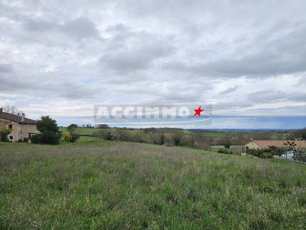 Terrain à POULAN-POUZOLS