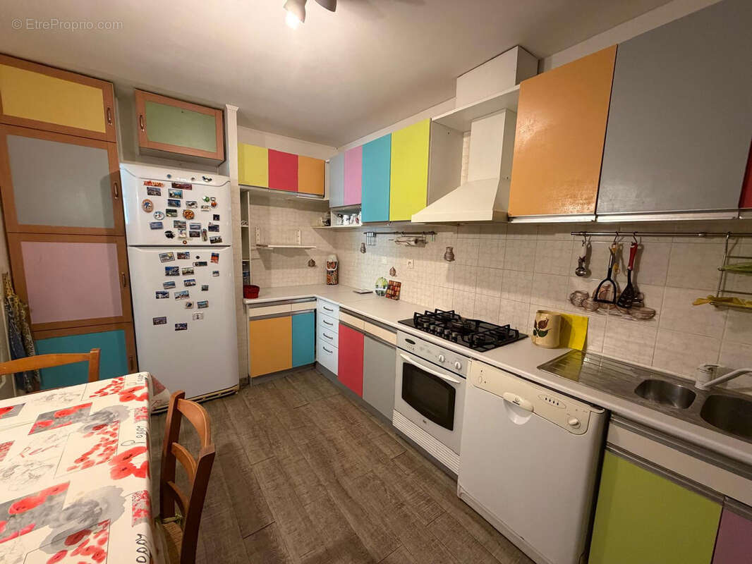 Marignane,  villa 3 logements, garage, terrain de 392 m2, fort potentiel - photo 2