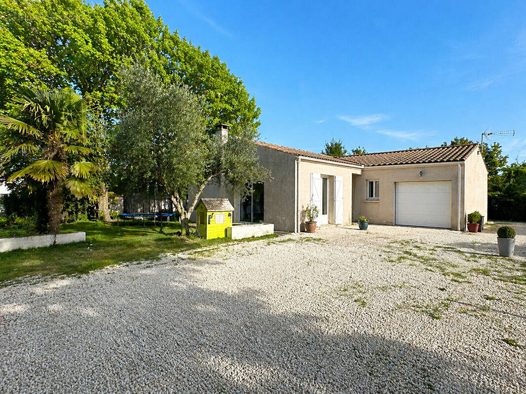 Maison à SEMUSSAC