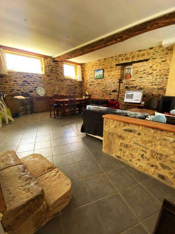 Maison en pierre avec piscine à Excideuil 5 pièce(s) 180 m2 - photo 3