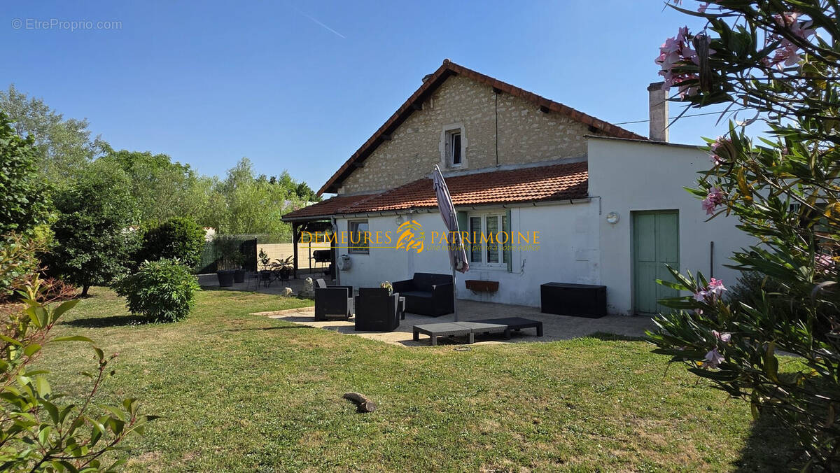 Maison à SAINT-YRIEIX-SUR-CHARENTE
