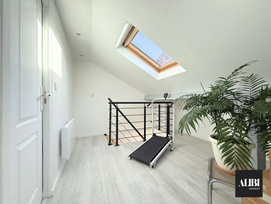 Appartement à SARTROUVILLE