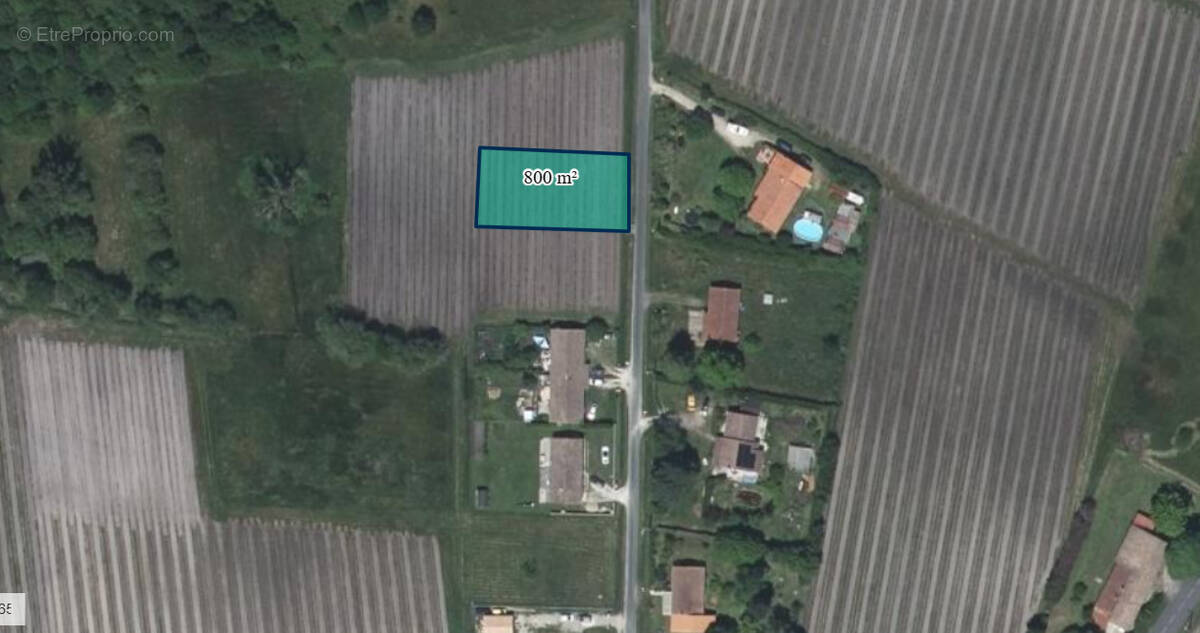 Terrain à REIGNAC