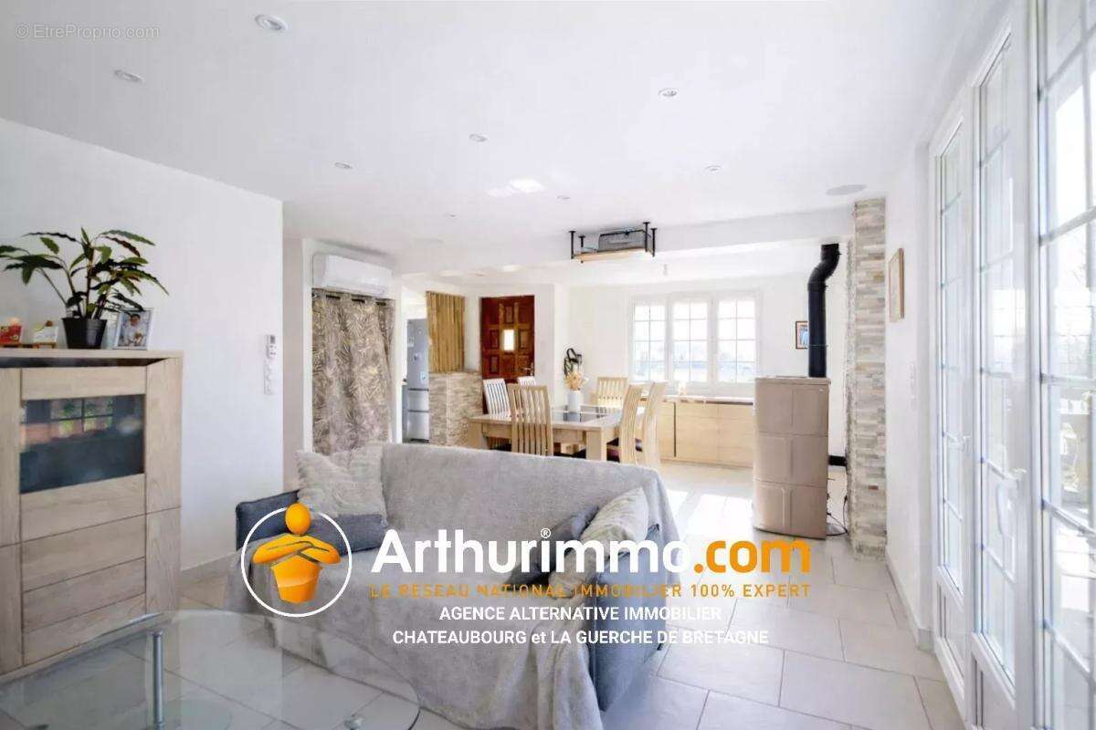 Maison à ARGENTRE-DU-PLESSIS