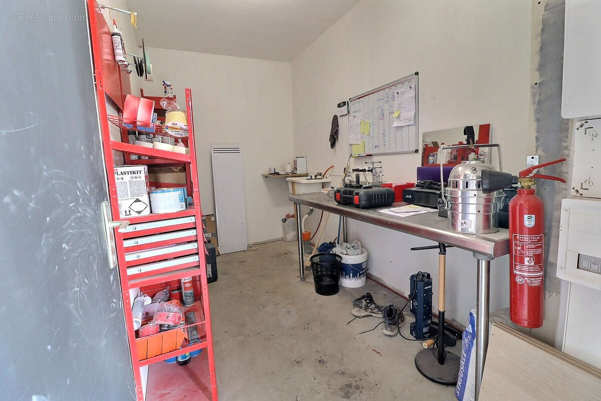 Commerce à MARCILLY-LES-BUXY