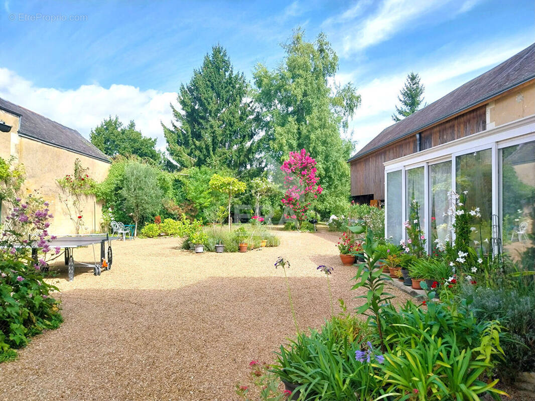 Maison à CHANNAY-SUR-LATHAN