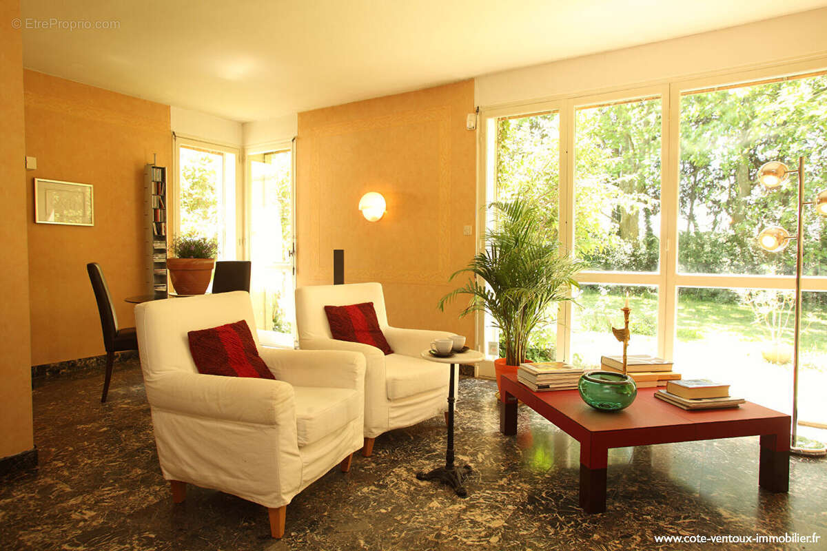 Maison à MORIERES-LES-AVIGNON