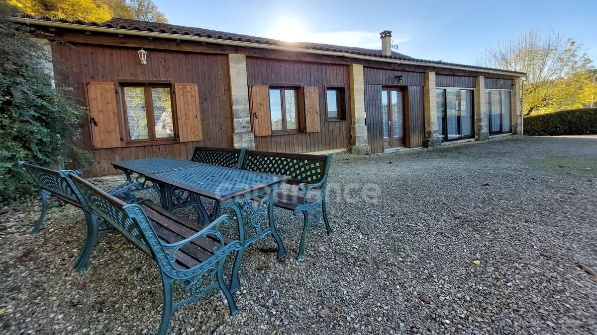 A vendre. Ensemble de 250m² à Tursac (24) avec maison d'habitation, gîte, piscine lagon sur près de 1,5 hectares de terrain en p - photo 11