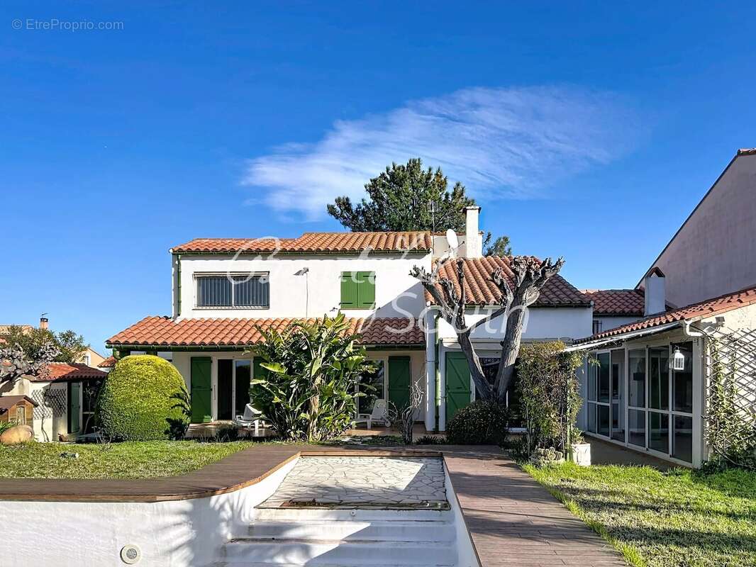 Maison à VILLENEUVE-DE-LA-RAHO