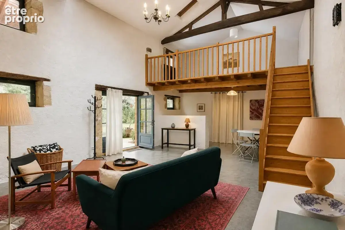 Ensemble immobilier de caractère de 290 m2 avec Gîte - Noaillan - photo 1