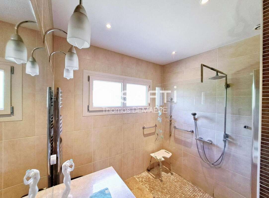 Photo 8 - Maison à BOIS