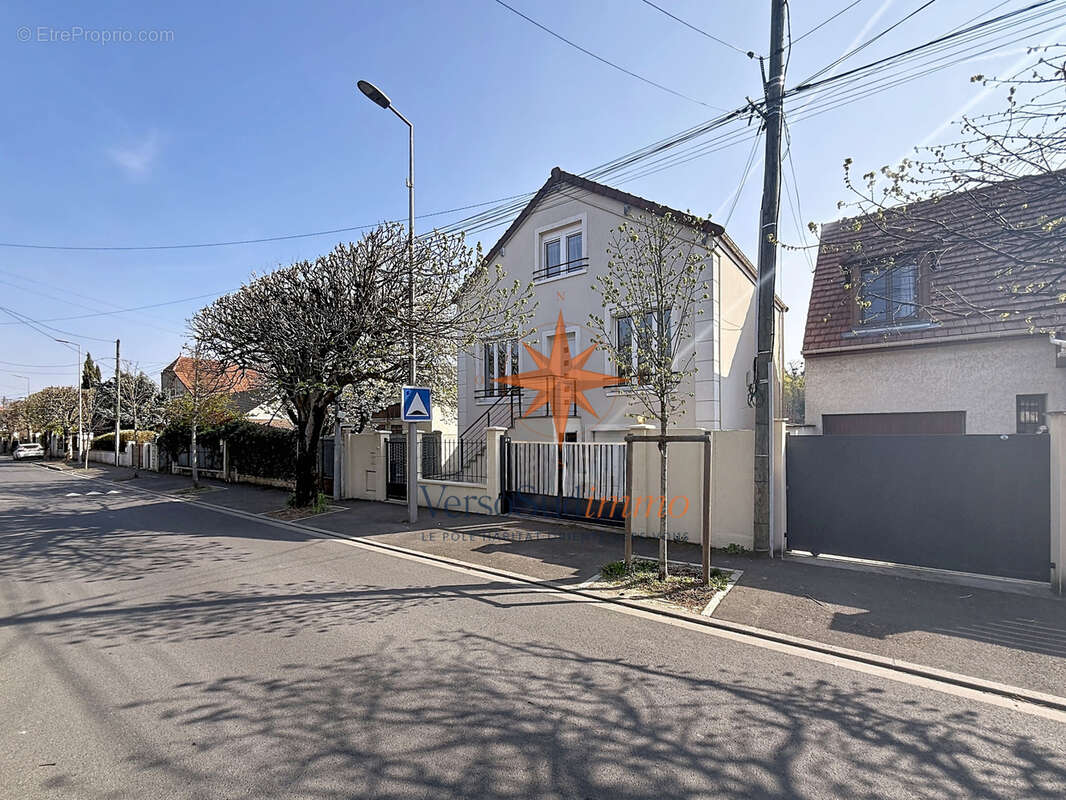 Maison à CHAMPS-SUR-MARNE