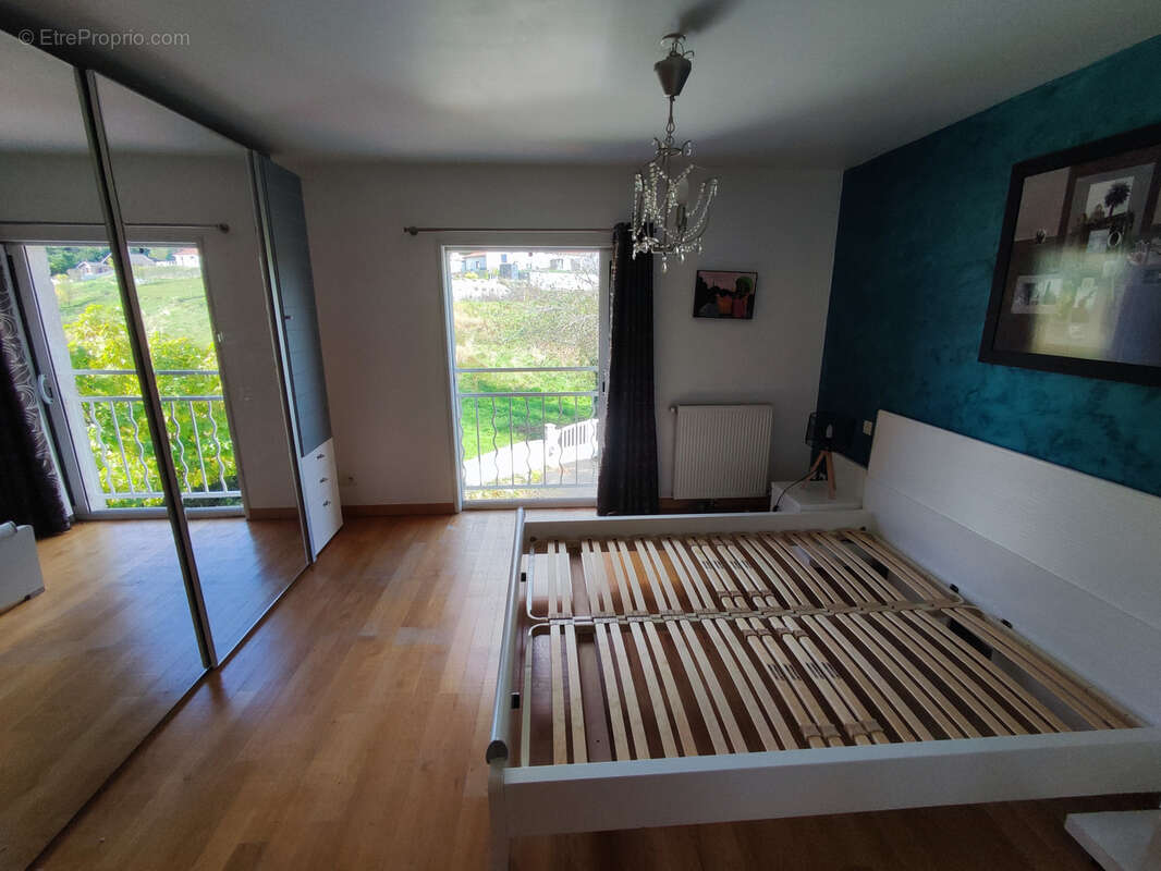 Maison à LA CHAPELLE-D'AUREC