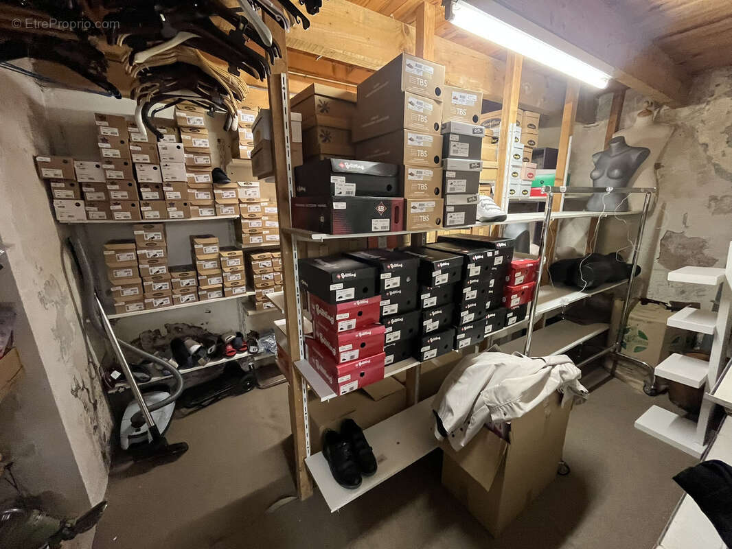 Commerce à LAMALOU-LES-BAINS