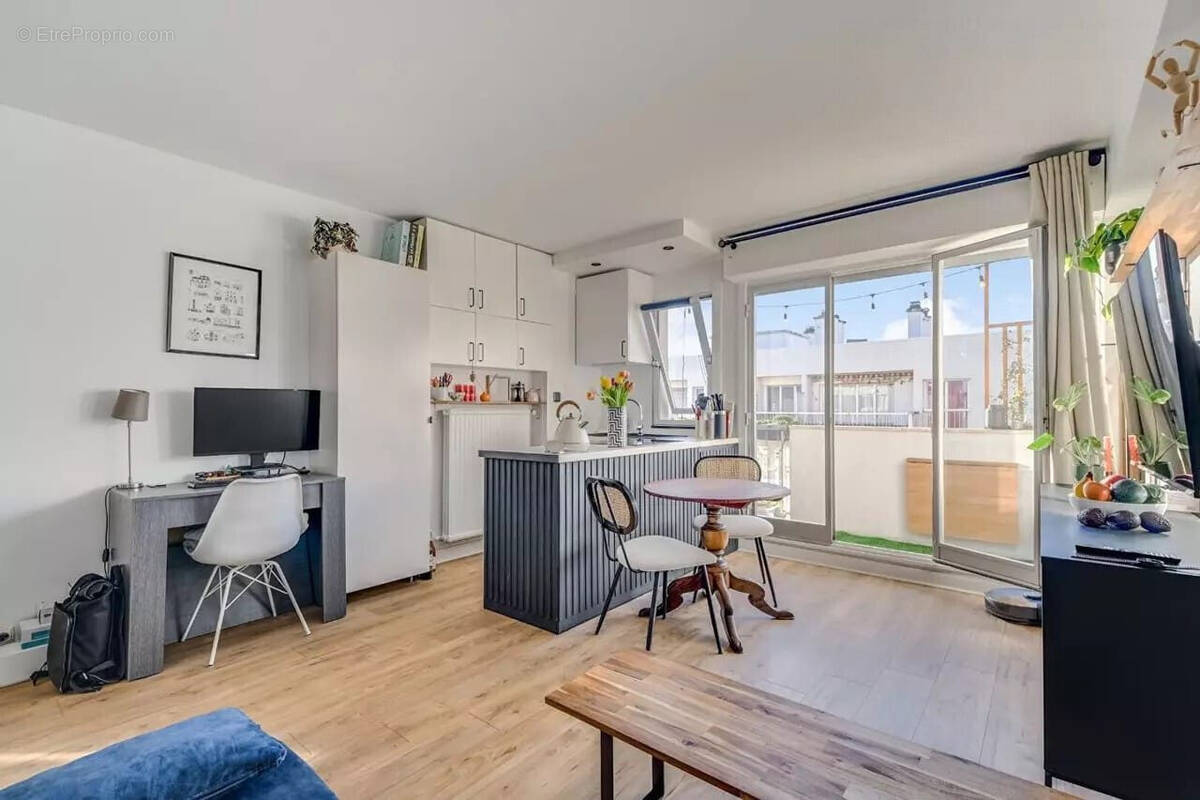 Appartement à PARIS-17E