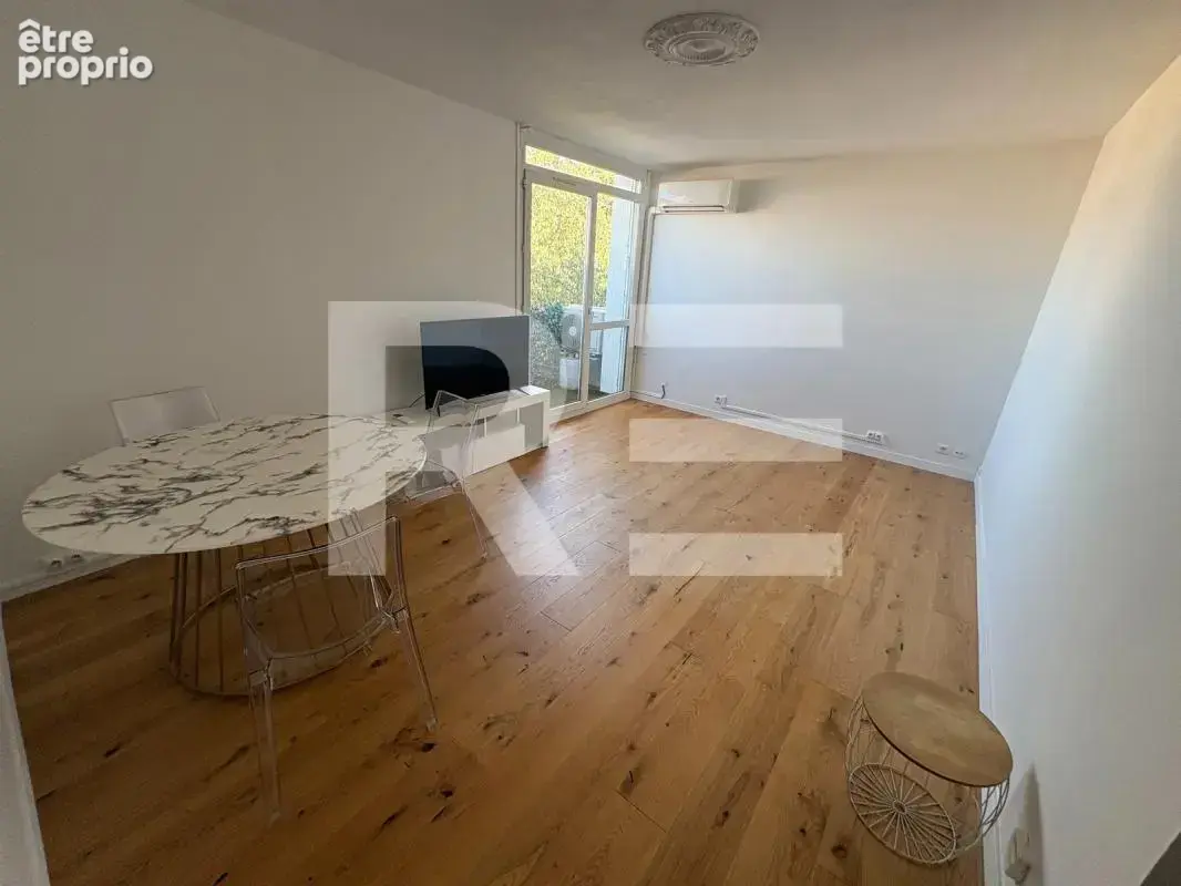A vendre appartement renove dans le centre ville de nimes - photo 1