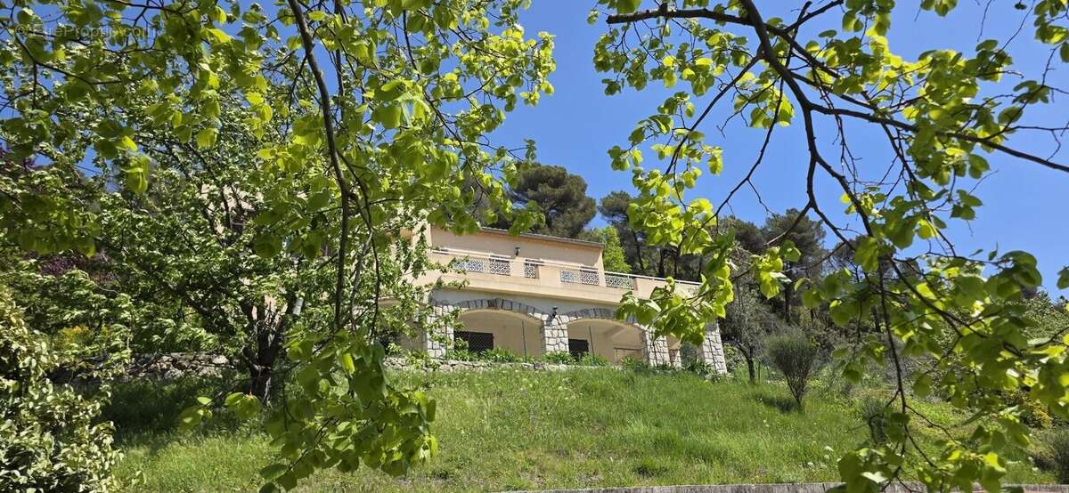 Maison à TOURRETTE-LEVENS