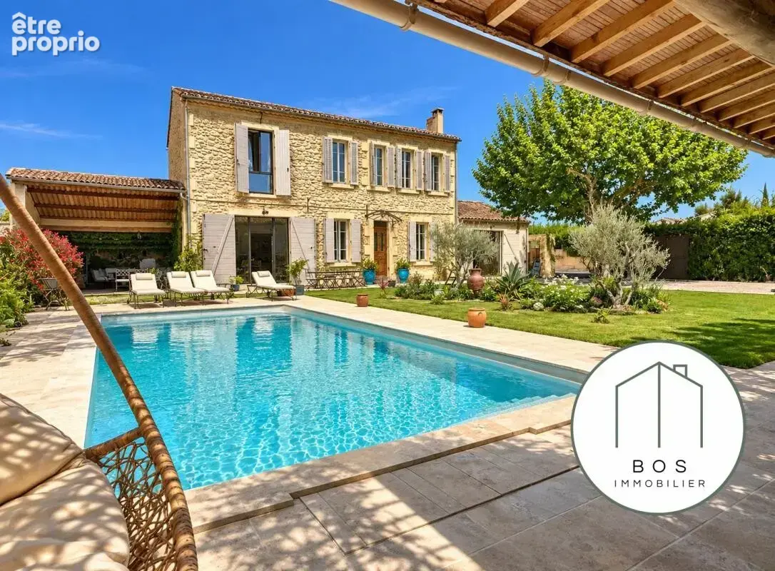 Bastide en pierres avec piscine - photo 1