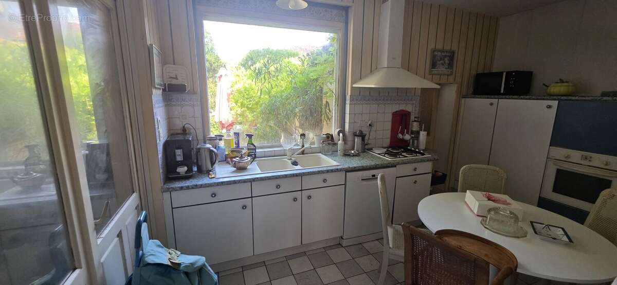 Poitiers centre: Maison 6 chambres .Bureau. Double garage Piscine - photo 6