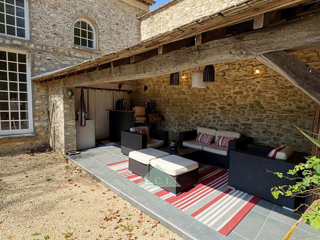 Maison à JUMEAUVILLE