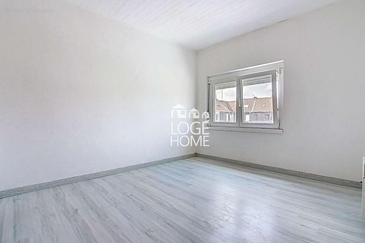 Maison 85 m² à Wattrelos  - photo 6
