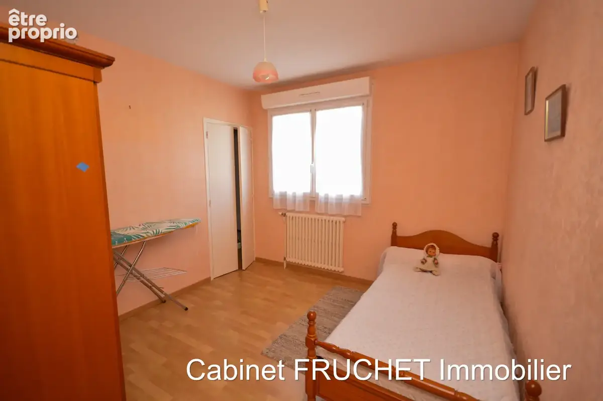 CHANTONNAY - Agréable maison - Quartier calme - photo 9