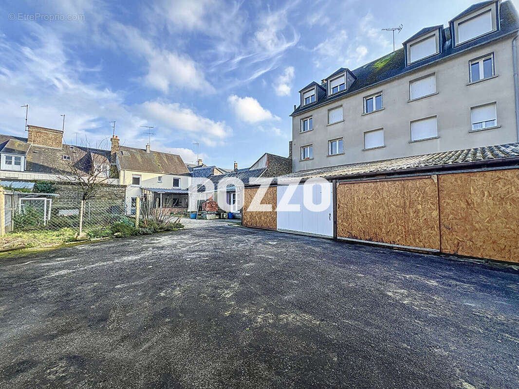 Maison à SAINT-HILAIRE-DU-HARCOUET