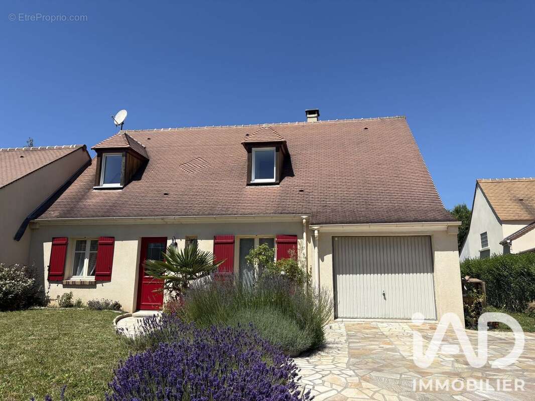 Photo 2 - Maison à LE VAL-SAINT-GERMAIN