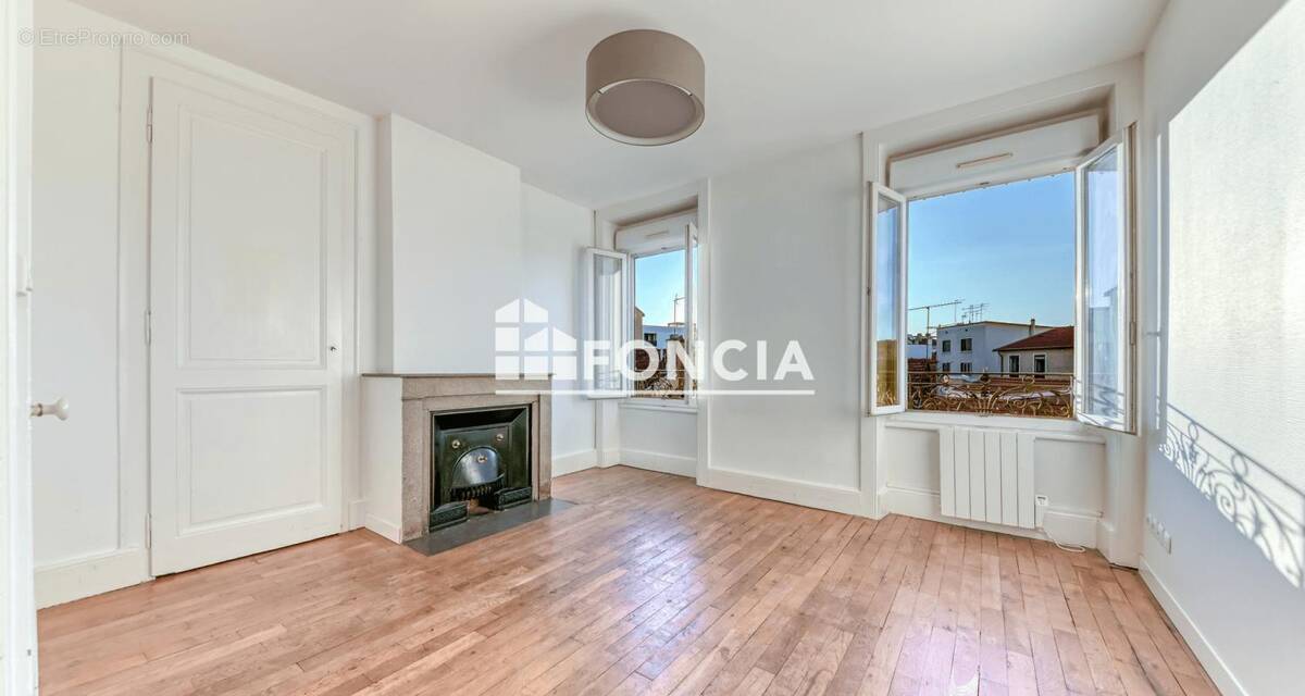 Appartement à OULLINS