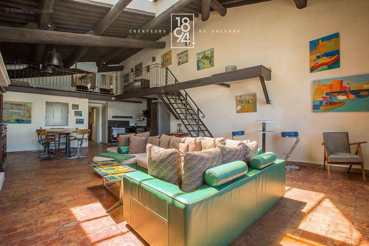 Appartement à MARSEILLE-7E