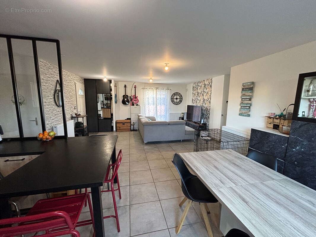 Maison à SAINT-MAURICE-DE-GOURDANS