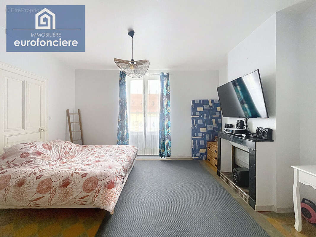 Maison à LES GRANDES-CHAPELLES