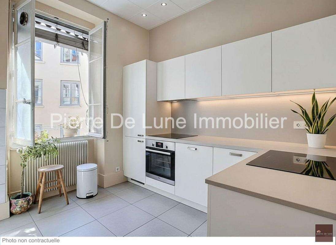 Lyon 1er – martinière  grand t2 de  69 m² – - photo 8