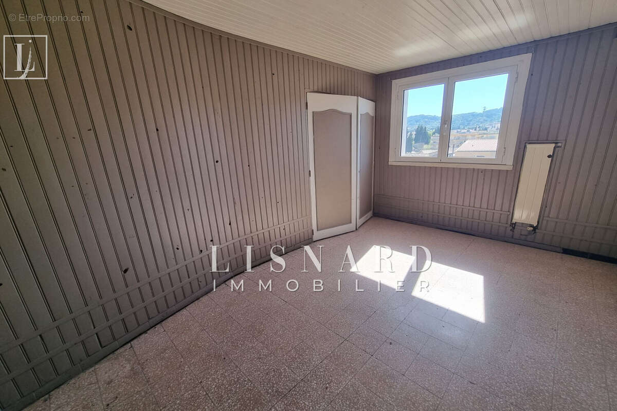 Appartement à VALLAURIS