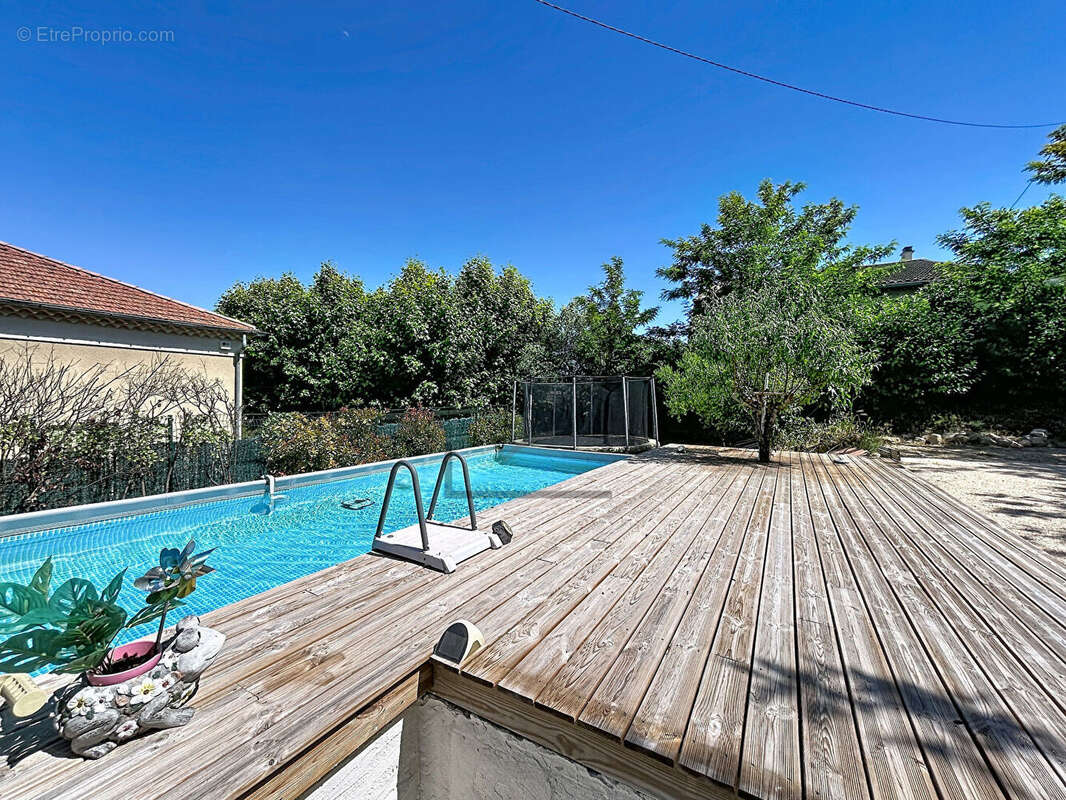 Maison à VELAUX