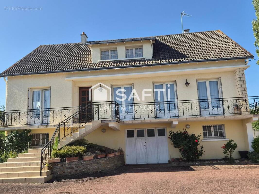 Photo 1 - Maison à CHATELLERAULT