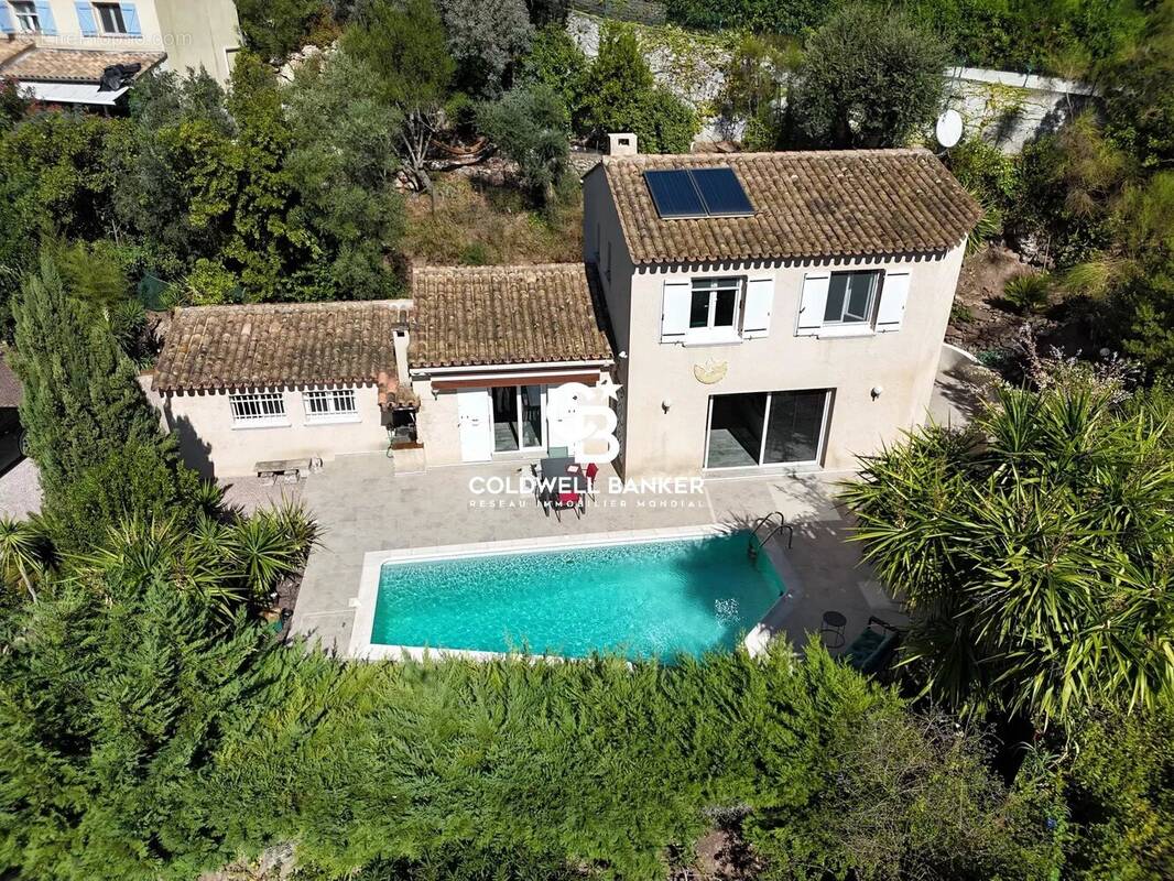 Maison à LES ADRETS-DE-L&#039;ESTEREL