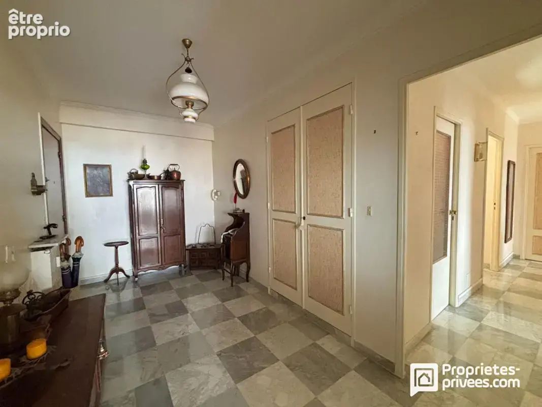 Appartement spacieux avec terrasse et parking, quartier Saint-François - Grasse - photo 15