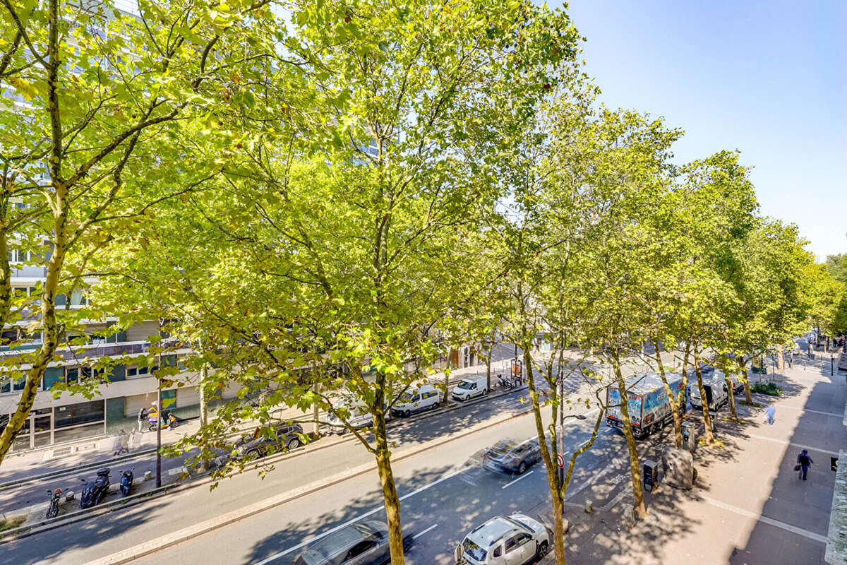 Appartement à PARIS-14E