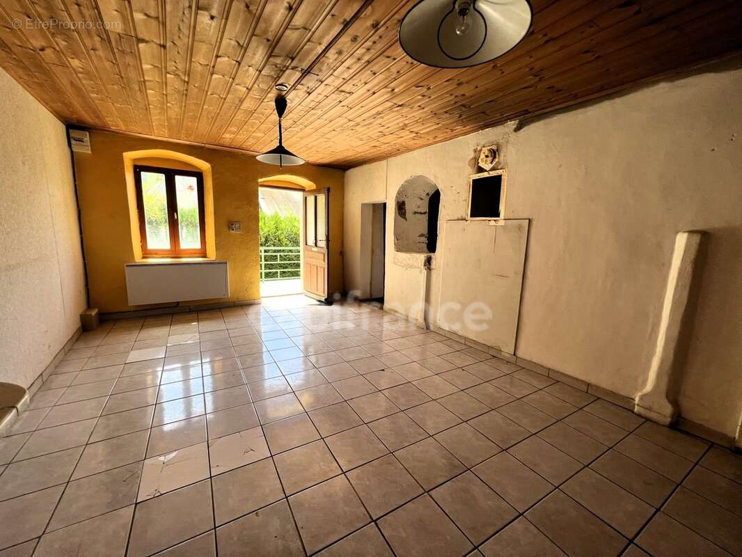 Maison T4 82m² avec Grange 300m² à rénover - photo 19