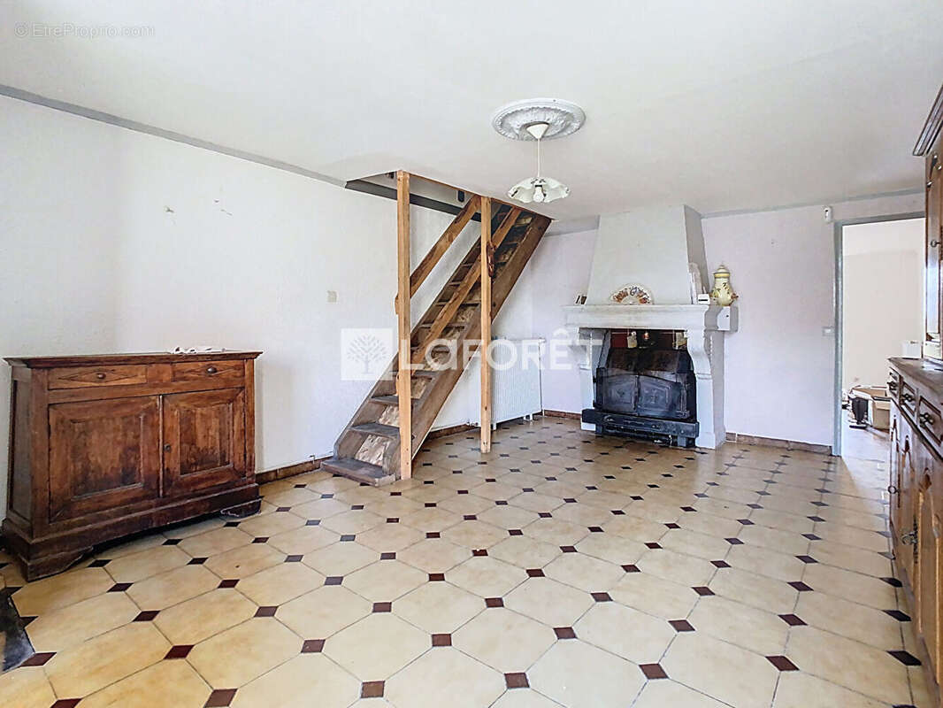 Maison à CERISIERES