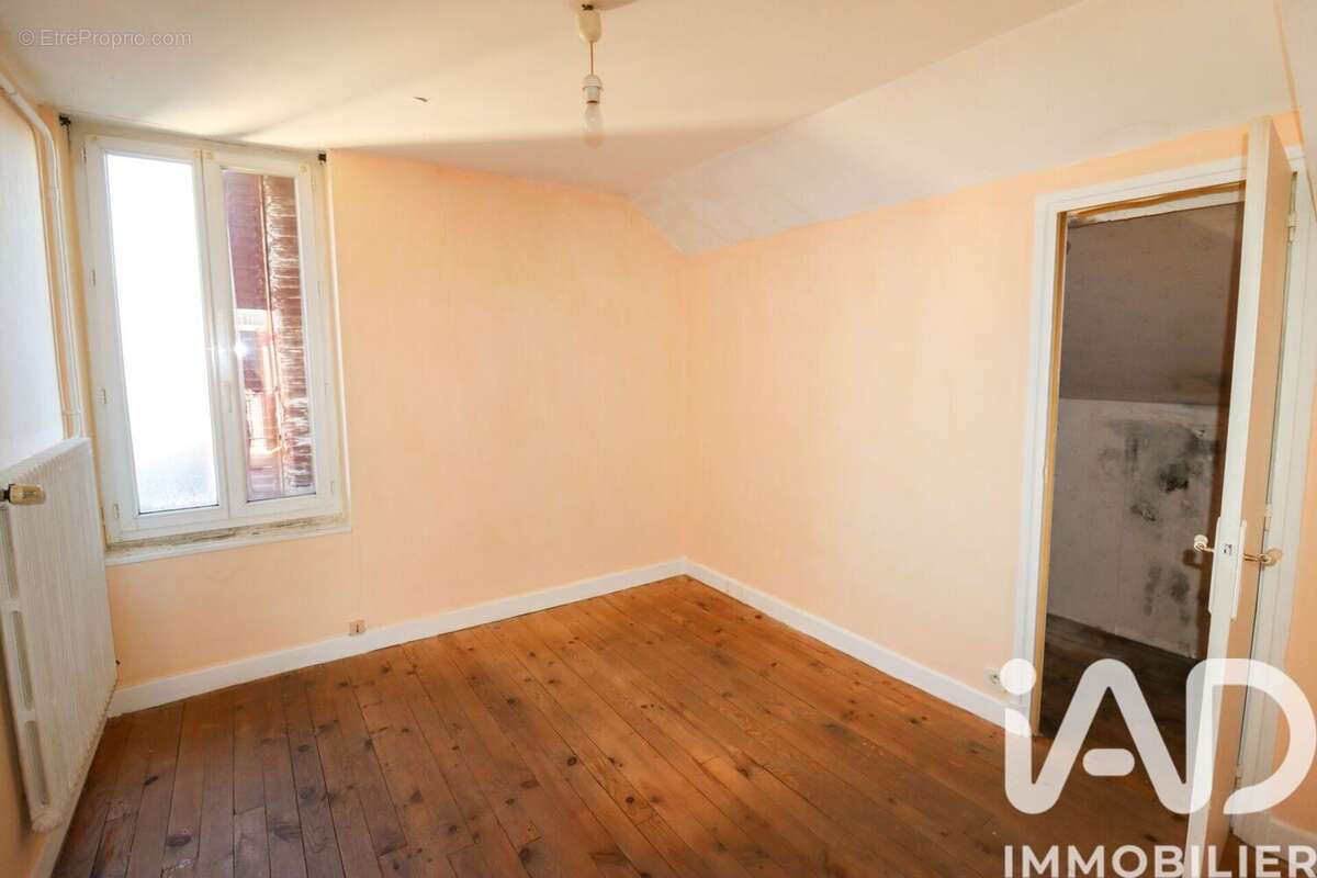 Maison 114 m² à Ussel  - photo 2