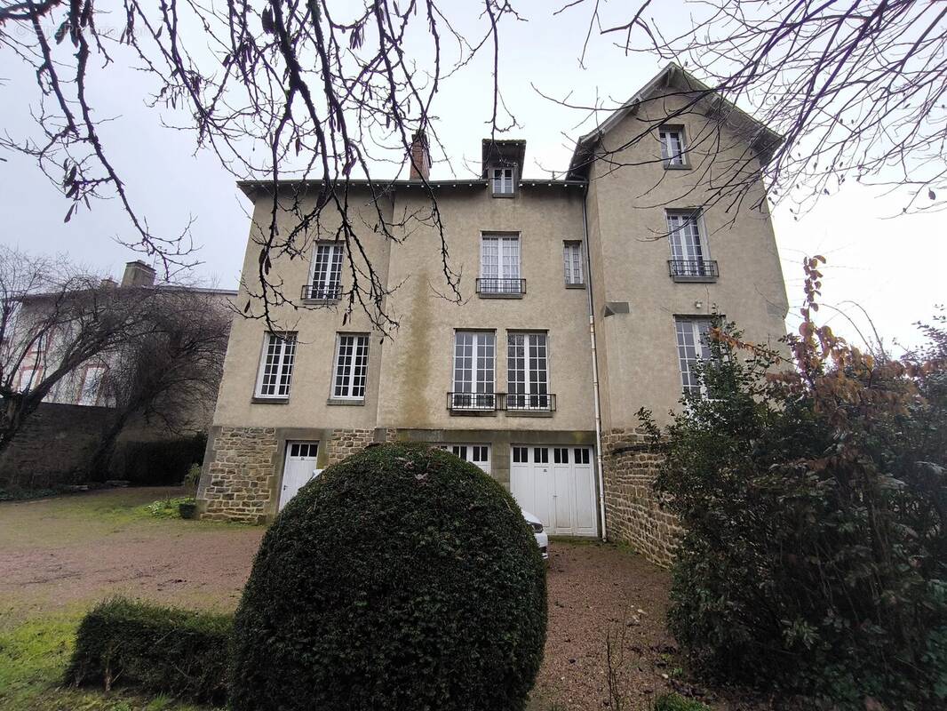 Maison à AIXE-SUR-VIENNE