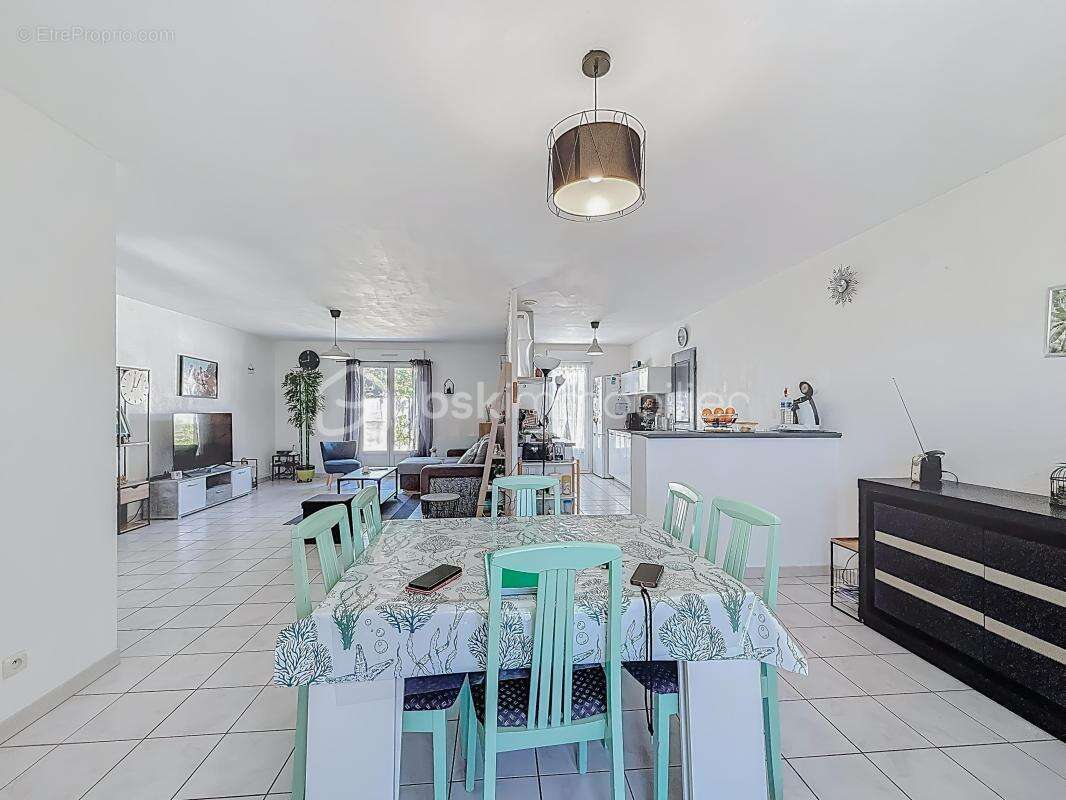 *** charmante maison t5 de plain-pied de 112m2 avec garage - lunel-viel *** - photo 8