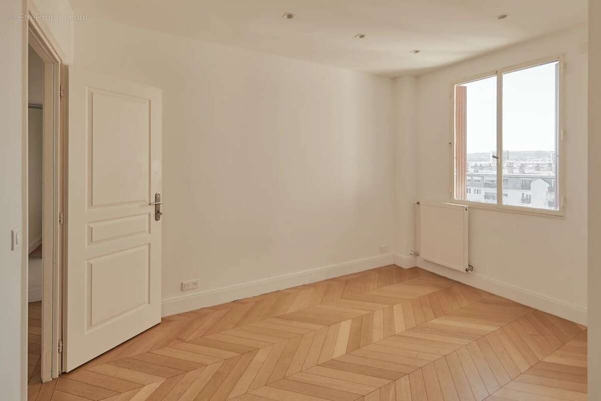 Appartement à PARIS-16E