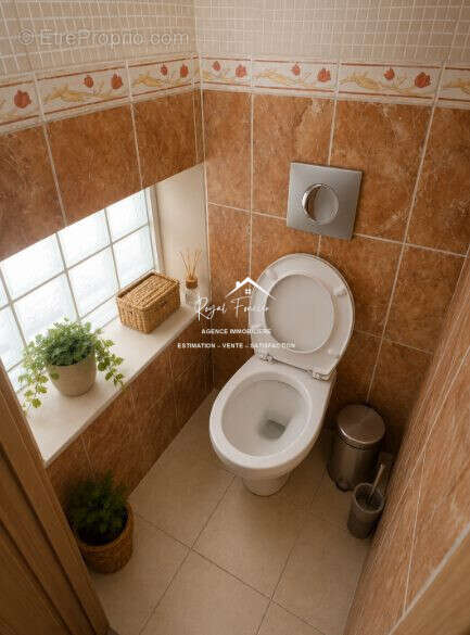 WC indépendant  - Maison à ANTOGNY-LE-TILLAC