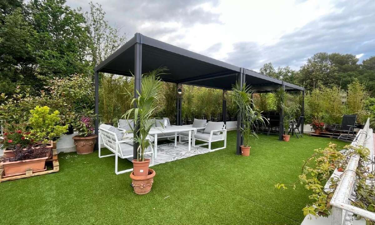 Maison à ROQUEFORT-LES-PINS