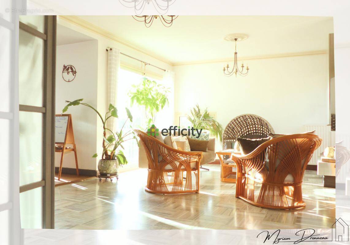 Maison à SAINT-MACAIRE-EN-MAUGES