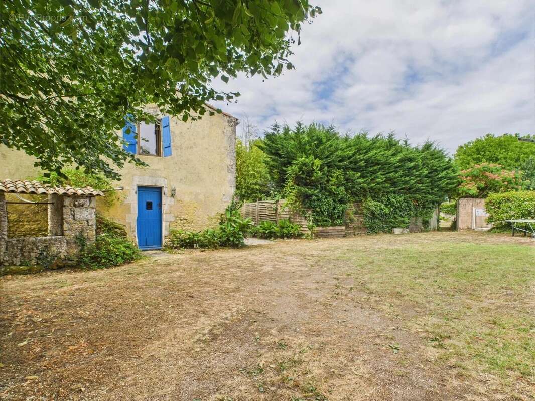 Maison à SAINT-JUST-LUZAC