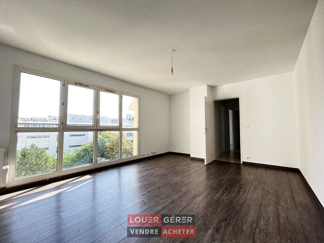 Appartement à LEVALLOIS-PERRET